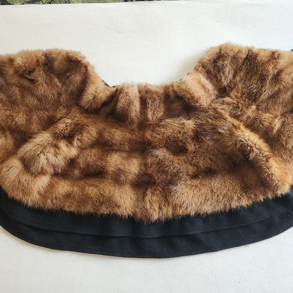 Vintage Beaver Fur and Wool Shall - Picture 6 of 8